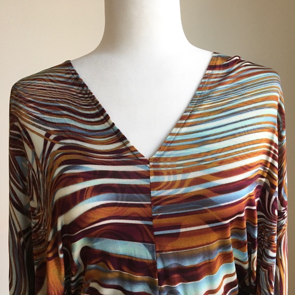 Incredible Alexis tunic top! - Picture 2 of 8